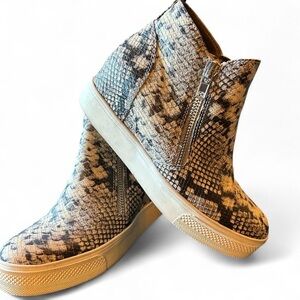 Steve Madden Snakeskin Wedgie Sneakers | 7.5